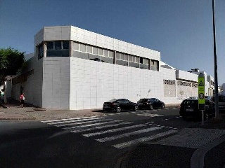 Oficina y plazas de garaje en C/ Perojo 5