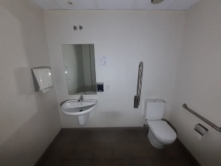 Local comercial en C/ Zaida, Madrid 18
