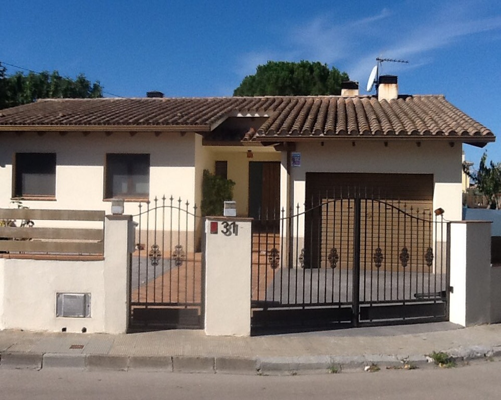 Chalet independiente en Llagostera (Girona)