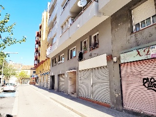 Local comercial en C/ Doctor Ferrán - Salt - Girona        4