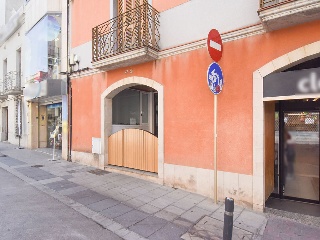 Pisos con garajes en C/ Raval 18