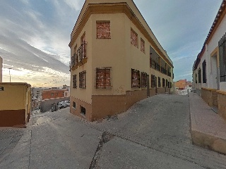  32