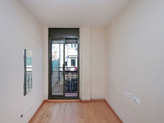 Pisos, dúplex y garajes en C/ Rafael de Casanovas, Badalona (Barcelona) 8