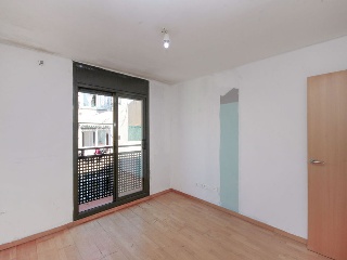 Pisos, dúplex y garajes en C/ Rafael de Casanovas, Badalona (Barcelona) 10