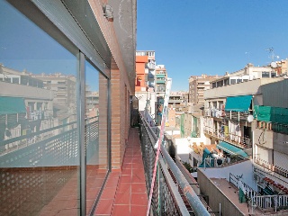 Pisos, dúplex y garajes en C/ Rafael de Casanovas, Badalona (Barcelona) 13