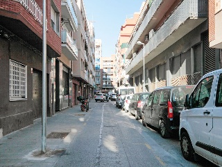 Pisos, dúplex y garajes en C/ Rafael de Casanovas, Badalona (Barcelona) 17