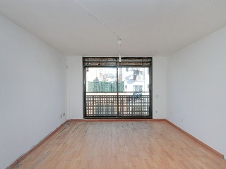 Pisos, dúplex y garajes en C/ Rafael de Casanovas, Badalona (Barcelona) 2