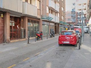 Pisos, dúplex y garajes en C/ Rafael de Casanovas, Badalona (Barcelona) 16