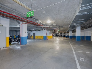 Locales y plazas de garaje en Sevilla 12