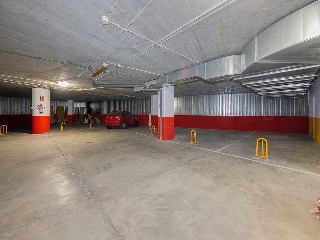 Locales y plazas de garaje en Sevilla 27