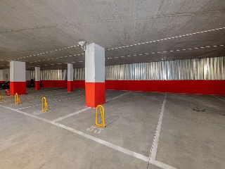 Locales y plazas de garaje en Sevilla 36