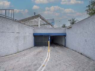 Locales y plazas de garaje en Sevilla 40