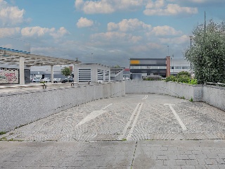 Locales y plazas de garaje en Sevilla 41
