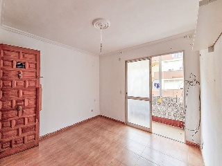 Piso en C/ Virgen de los Reyes, La Línea de la Concepción (Cádiz) 3