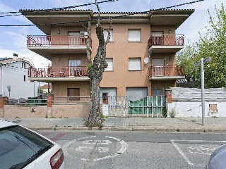 Pisos y locales en C/ Alfons XIII, Parets del Vallès (Barcelona) 2