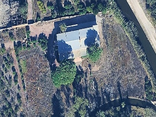 Terreno con edificación en La Llosa 10
