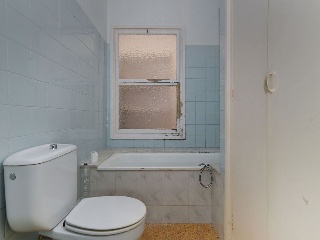 Edificio en C/ Josep Anselm Clavé 22