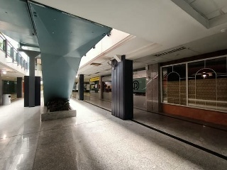 Local en Av Centro Comercial Neptuno - Granada -      12