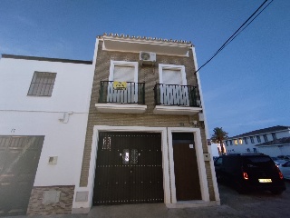 Casa adosada en C/ Antonio Gala, Los Palacios y Villafranca  (Sevilla) 2