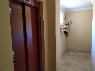 Piso en C/ Américo Castro 8