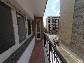 Piso en venta en Rubí de 72  m²