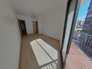 Piso en venta en Rubí de 77  m²
