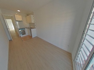 Apartamento en C/ Riu Terri, Gerona 2