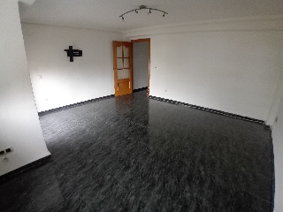 Piso en Av Divino Maestro 3