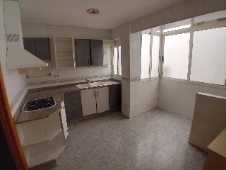 Piso en Av Divino Maestro 8