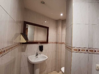 Local en C/ Dr. Ferrán, Santa Coloma de Gramenet (Barcelona) 11