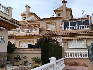 Chalet en venta en Orihuela de 84  m²