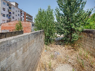 Suelo en Av Santa Coloma 37