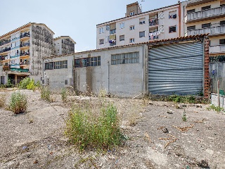 Suelo en Av Santa Coloma 43