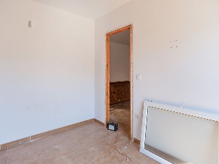 01957-0001 28