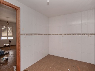 00305-0001 26