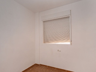 00305-0001 28