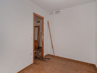00305-0001 33