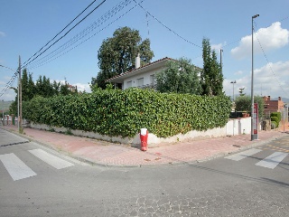 Chalet independiente en C/ Oceanía - Terrassa - 33