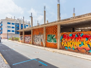 Edificio en construcción detenida en C/ Pigmalion 15