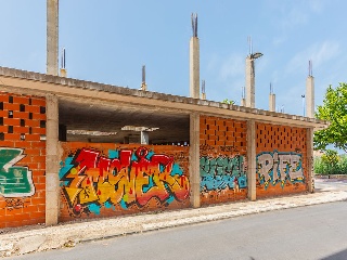 Edificio en construcción detenida en C/ Pigmalion 16