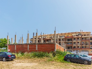 Edificio en construcción detenida en C/ Pigmalion 24