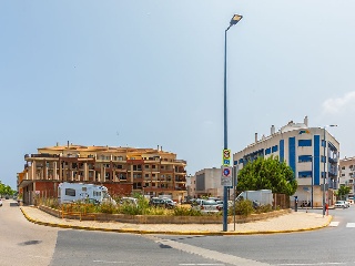 Edificio en construcción detenida en C/ Pigmalion 30