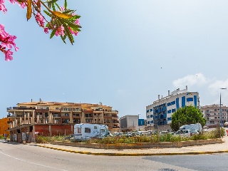 Edificio en construcción detenida en C/ Pigmalion 32