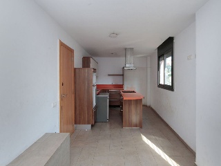 Casa aislada en Av Can Canyameres  17