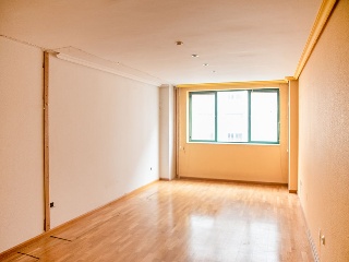 Piso con plaza de garaje en C/ Reyes Católicos, Ponferrada (León)  3