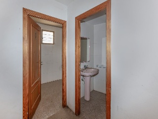 03823-0001 31