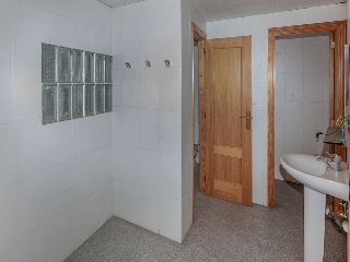 03823-0001 32
