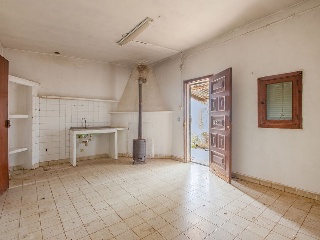 01981-0001 27