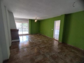 Piso con plazas de garaje en  C/ Real, San Roque (Cádiz) 4