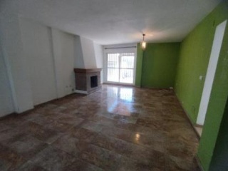Piso con plazas de garaje en  C/ Real, San Roque (Cádiz) 5